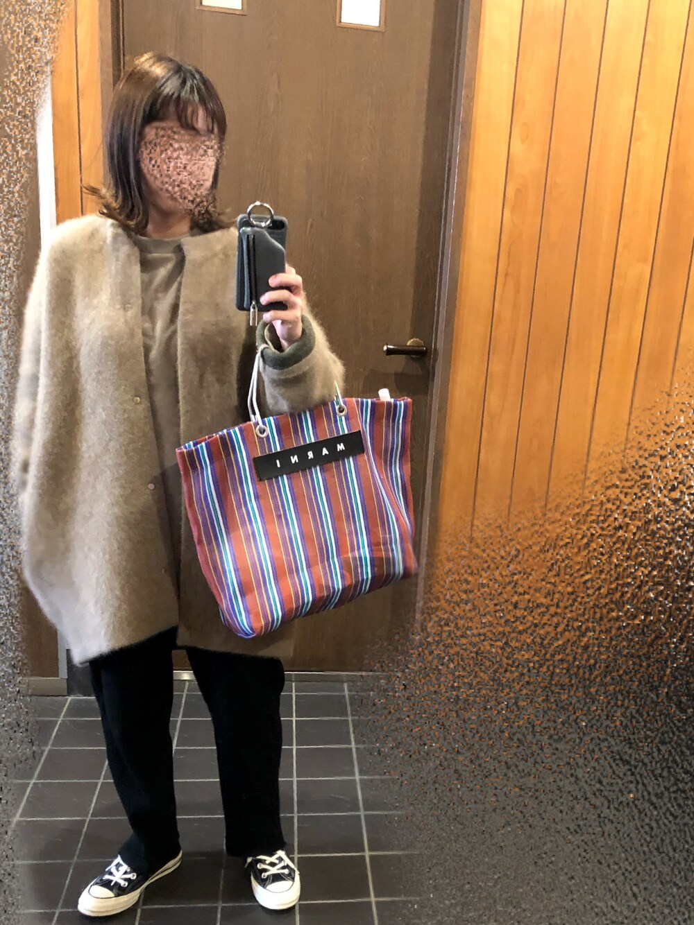 「大人カジュアル、お洒落さんとつながりたい、ootd、ベージュ、Tシャツ、オーバーサイズ、シンプル、シンプルコーデ、パンツスタイル、低身長」｜「MARNIのアイテム（トートバッグ、その他）」を使った、てむ✱✱さん（レディース・149cm）の春コーディネートの1枚目の写真