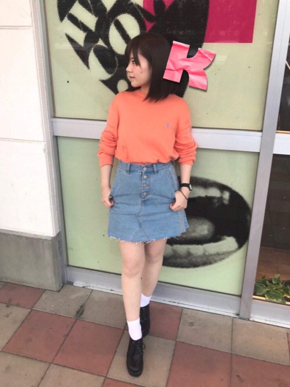 「はるコーデ、シンプル、Ralph Lauren、ラルフローレン、オレンジニット、オレンジ、デニムスカート、切りっぱなしデニム、パステルカラー、WEGO」｜「USEDのアイテム（ニット/セーター、オレンジ系）」を使った、ぴんさん（レディース・158cm）の春コーディネートの1枚目の写真