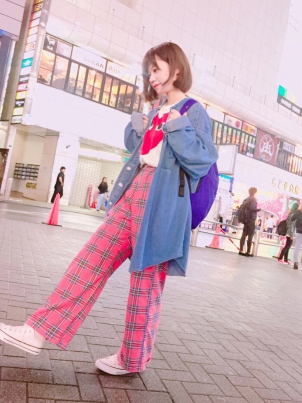 「コムデギャルソン、古着、WC、WEGO、コンバース、渋谷、原宿、ストリート服が好き、メンズライク」｜「COMME des GARCONSのComme des Garçons 'Play' Heart Face Graphic T-Shirt（Tシャツ/カットソー、ホワイト系）」を使った、ぴんさん（レディース・156cm）の秋コーディネートの1枚目の写真
