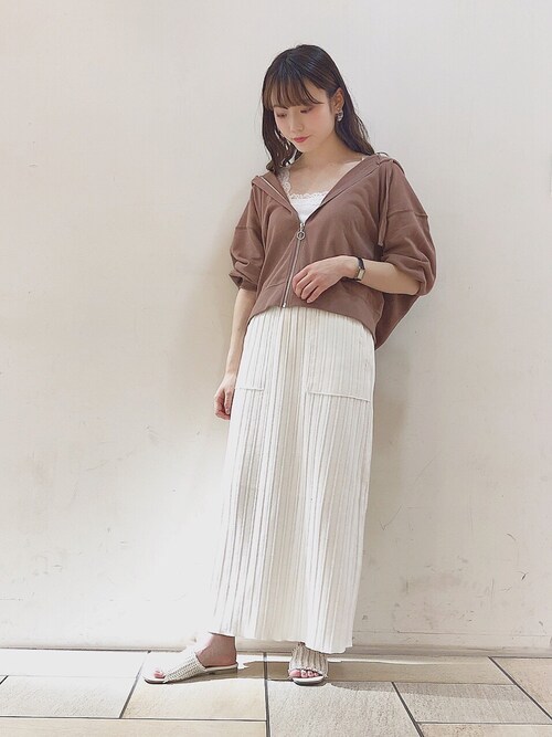harumi ootuka使用「w closet（6分袖フードZIPスウェット）」的時尚穿搭