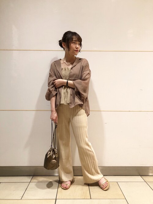 harumi ootuka使用「w closet（シアーシャツ×ドットビスチェセット）」的時尚穿搭