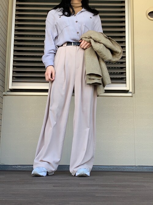 suga使用「select MOCA（美ラインハイウエストタック入りベルトループ付きワイドパンツ）」的時尚穿搭