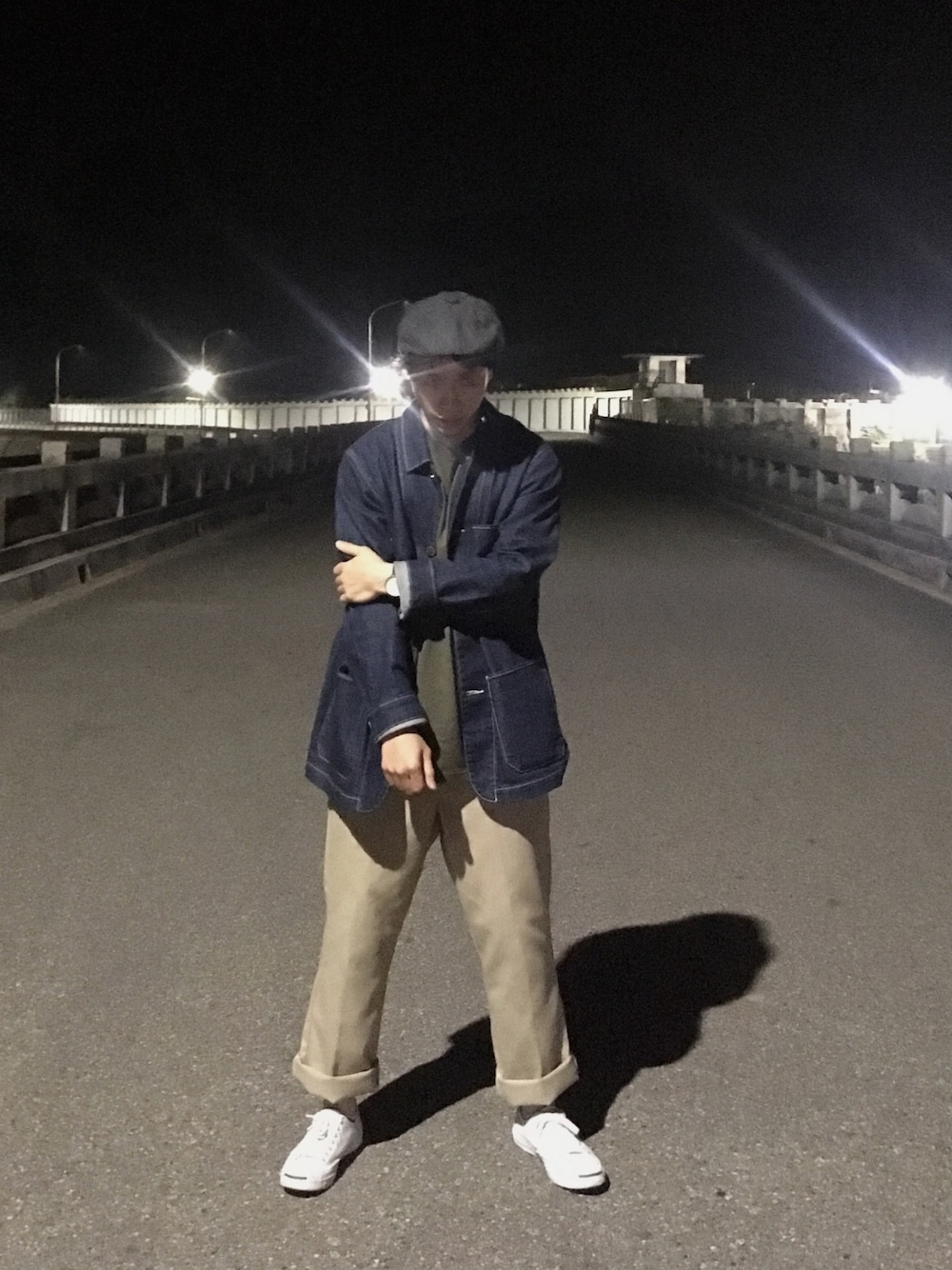 「NEW ERAのアイテム（ハンチング/ベレー帽、グレー系）」を使った、Chien Sheng Wangさん（メンズ・173cm）の秋コーディネートの1枚目の写真