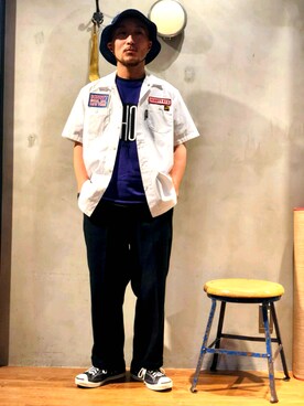 「ショット」｜「アイテム（チノパンツ）」を使った、senさん（メンズ・165cm）の春コーディネート