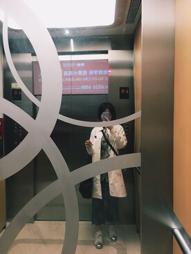 「NIKE（ナイキ）のアイテム（ピーコート）」を使った、Cindyさん（レディース・170cm）の秋コーディネート