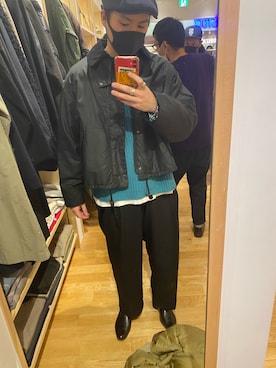 「アイテム（ニット/セーター、ブルー系）」を使った、ダニエルさん（メンズ・174cm）の冬コーディネート