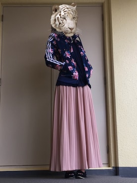 「アディダスオリジナルス」｜「アイテム（モカシン/デッキシューズ）」を使った、TORAさん（レディース・163cm）の夏コーディネート