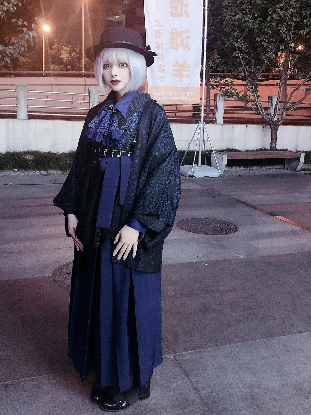 「CHOUCHOUのGLITTER SERIES ホワイトクイーン（コンタクトレンズ・カラコン、ホワイト系）」を使った、步同さん（レディース・162cm）の冬コーディネートの1枚目の写真