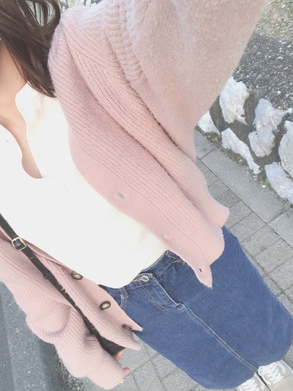 「春、大人カジュアル、休日スタイル、プチプラ、低身長、スニーカーコーデ、デニム、デニムスカート」｜「GUのアイテム（カーディガン/ボレロ、ピンク系）」を使った、ayu*さん（レディース・156cm）の春コーディネートの1枚目の写真
