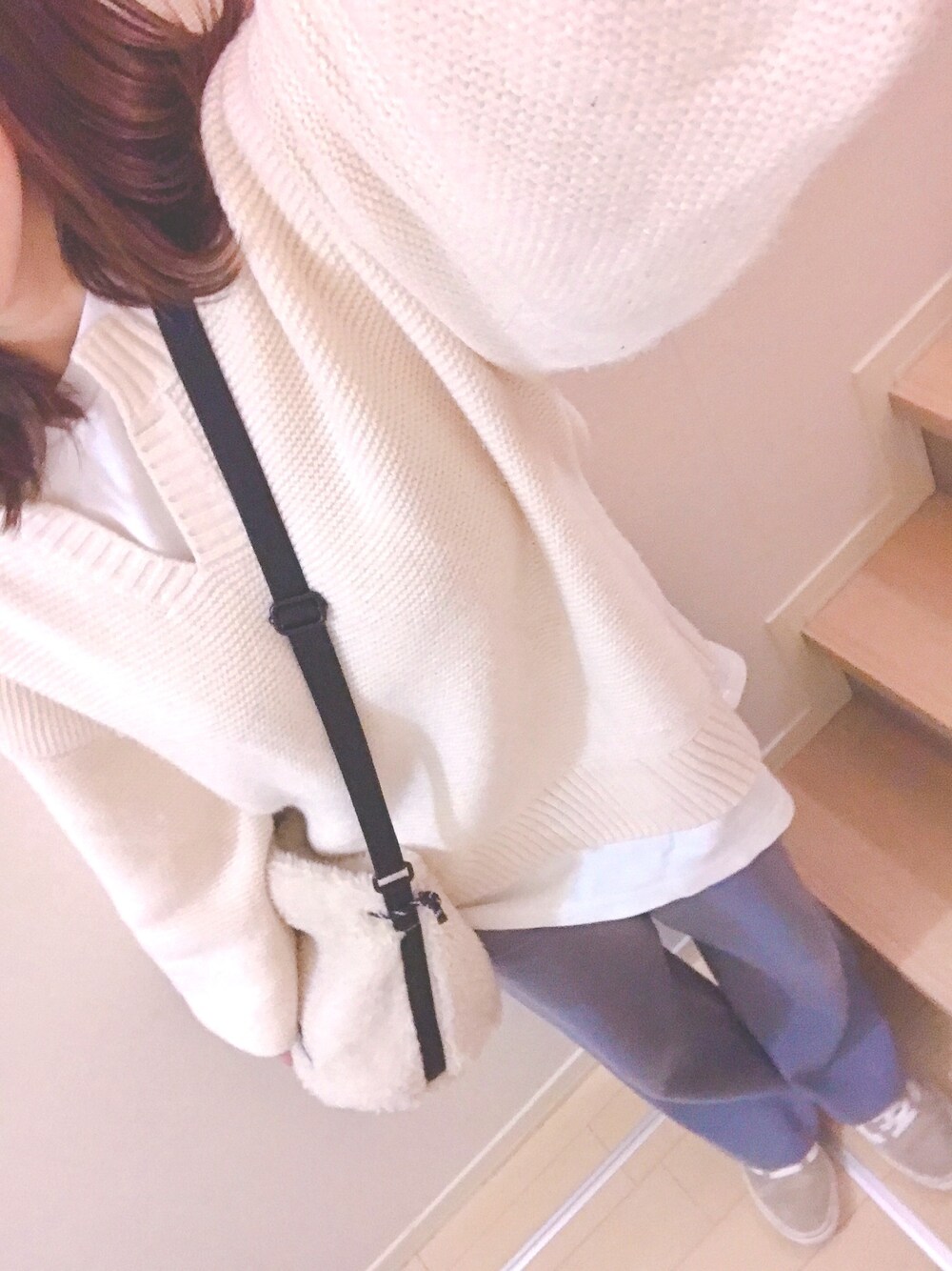「シンプルコーデ、カジュアル、おしゃれさんと繋がりたい、スニーカーコーデ、低身長、大人カジュアル、GU、休日スタイル、ニットパンツ、ロンT」｜「LOWRYS FARMのガーターキーネックプルオーバー　858354（ニット/セーター、ホワイト系）」を使った、ayu*さん（レディース・156cm）の冬コーディネートの1枚目の写真