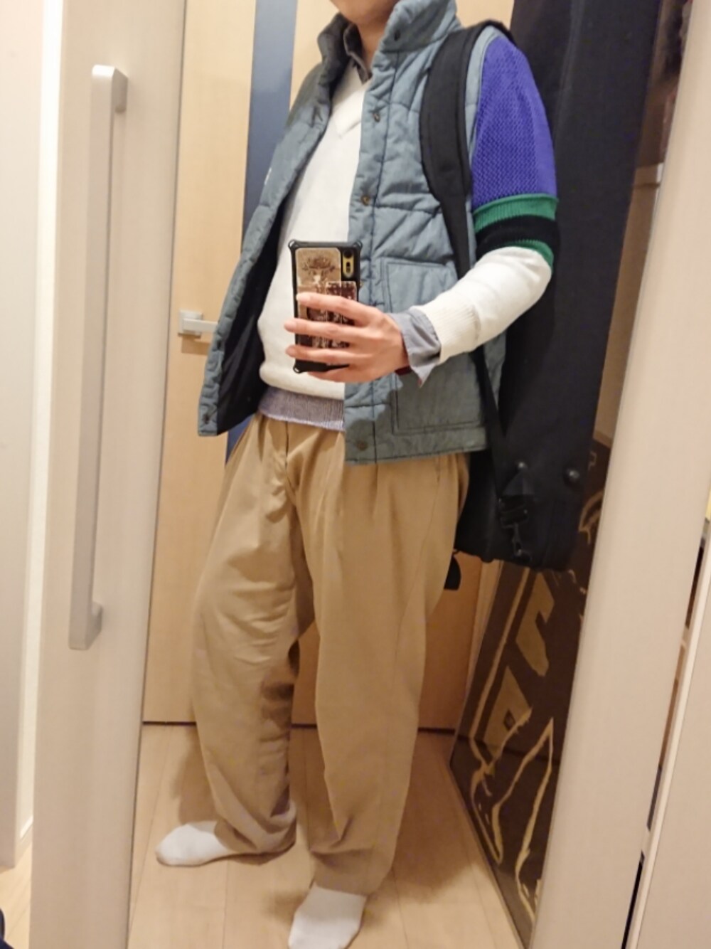 「春コーデ、でぶ、デブでもオシャレ、パンツコーデ、アメカジ、高身長女子、メンズライク、ディッキーズ(Dickies)、ダウンベスト、チノパン」｜「Wranglerのアイテム（ダウンベスト、ブルー系）」を使った、しろーさん（レディース・173cm）の春コーディネートの1枚目の写真