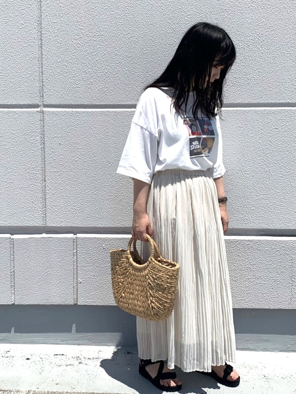 「ディズニー、ディズニーコーデ、Tシャツ、ベージュ」｜「AMERICAN HOLICのシフォンヨウリュウプリーツスカート＊（スカート、ベージュ系）」を使った、❦yunaさん（レディース・156cm）の夏コーディネートの1枚目の写真