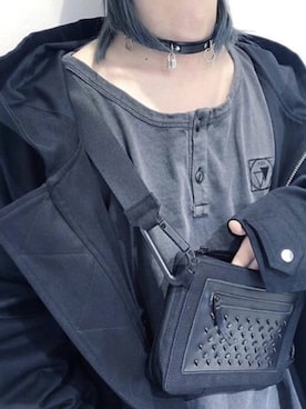 「チョーカー」｜「アイテム（その他アウター）」を使った、H＞FRACTAL 慧さん（メンズ・172cm）の冬コーディネート