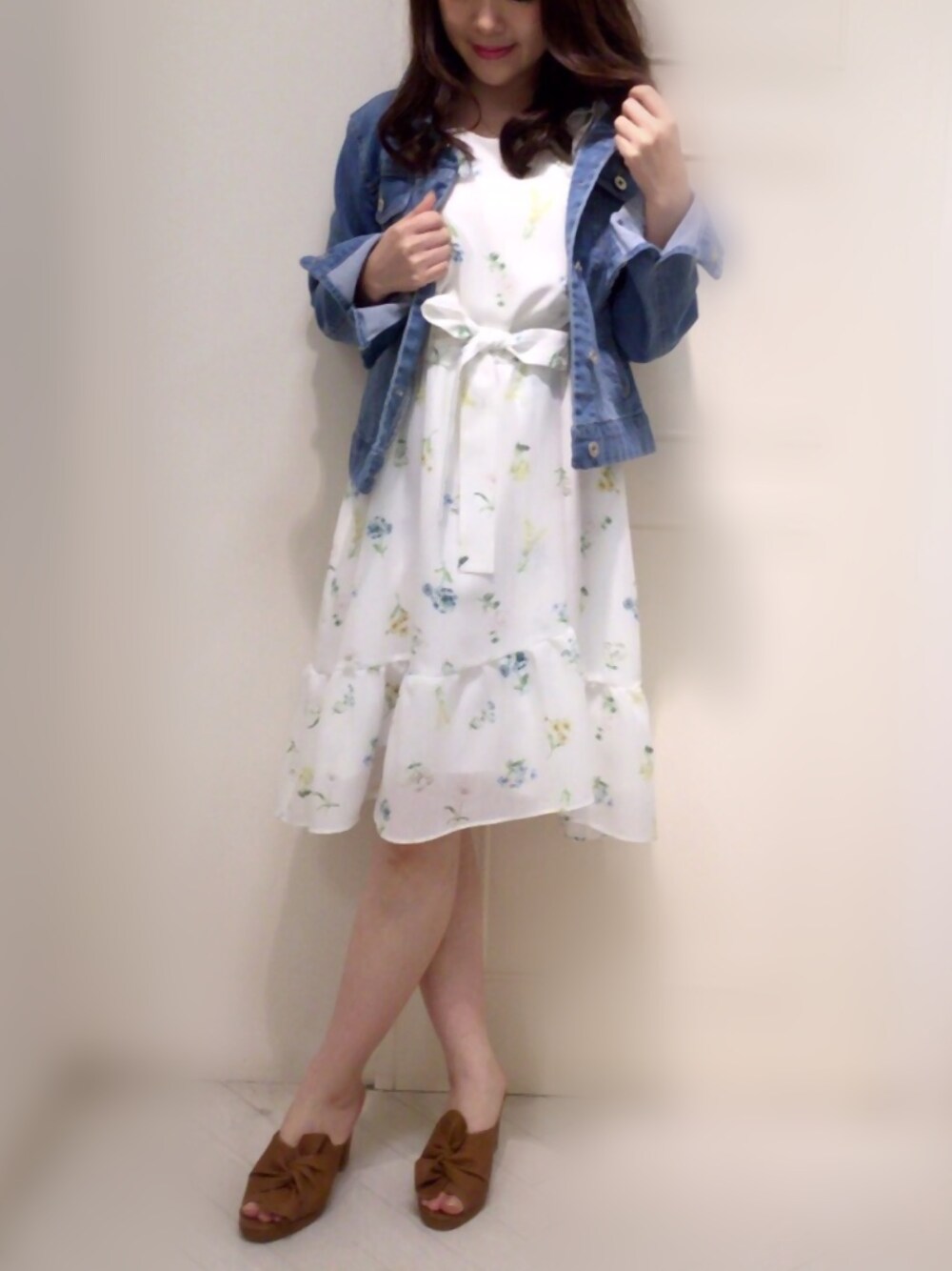 「denim、春コーデ、低身長、Gジャン、花柄、ウィルセレクション、willselection、BSTR、リボン」｜「WILLSELECTIONのアイテム（サンダル、ブラウン系）」を使った、Appp1uさん（レディース・150cm）の春コーディネートの1枚目の写真