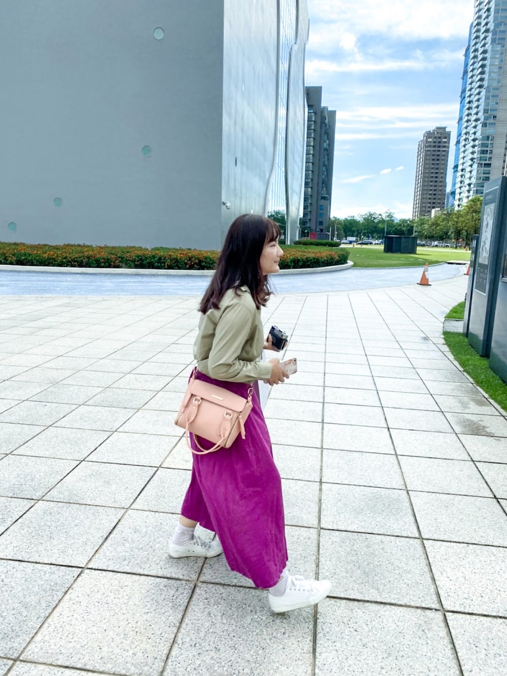 「niko and...のCLEARリネンレーヨンフレアスカート（スカート、パープル系）」を使った、ななさん（レディース・158cm）の夏コーディネートの1枚目の写真