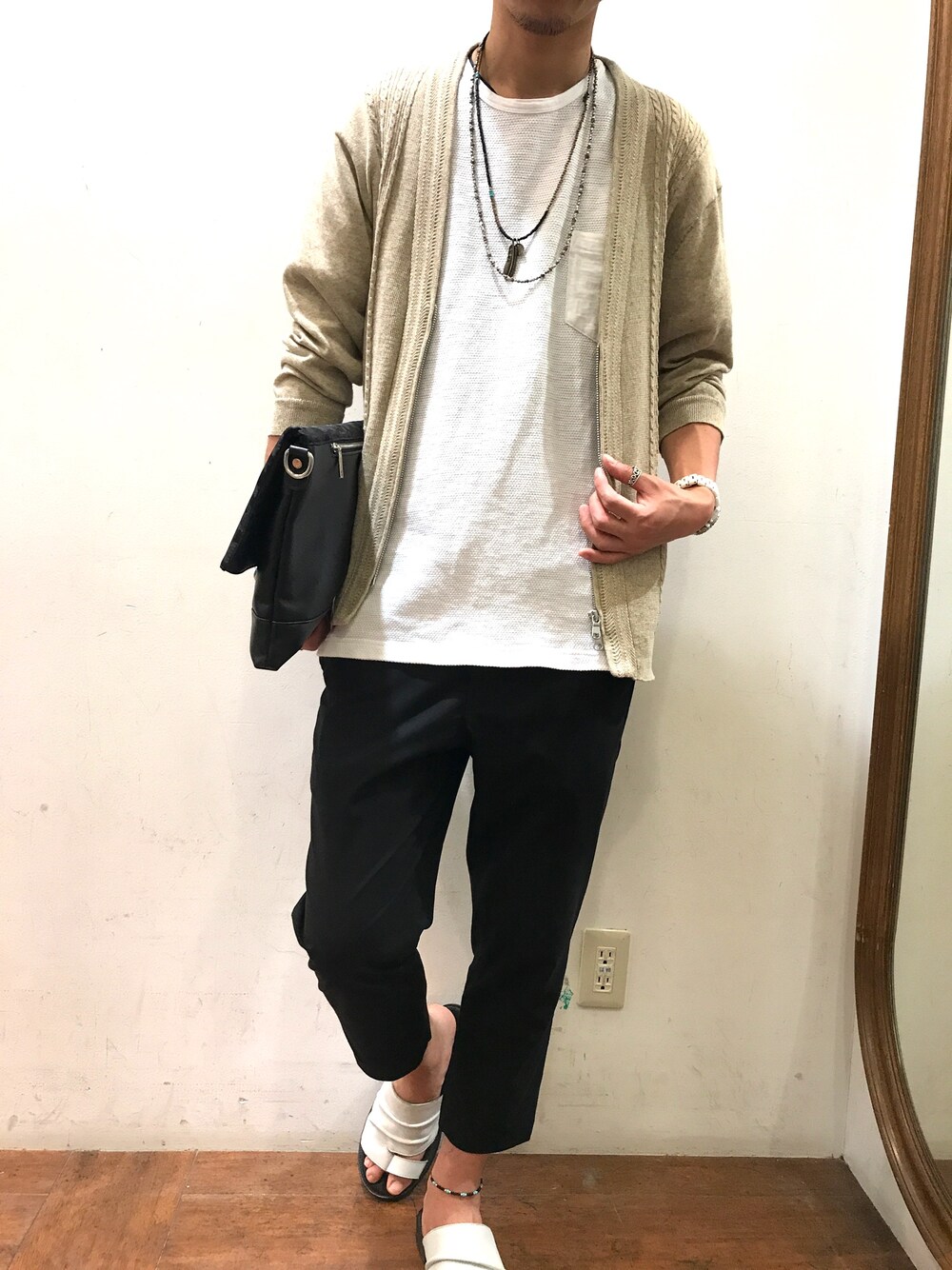 「サマーニット#カーディガン#夏#ラフ感#シンプル#新作」｜「VOGUISHのパイナップルワッフル袖切り替えTシャツ（Tシャツ/カットソー、ホワイト系）」を使った、Kobayashiさん（メンズ・174cm）の夏コーディネートの1枚目の写真