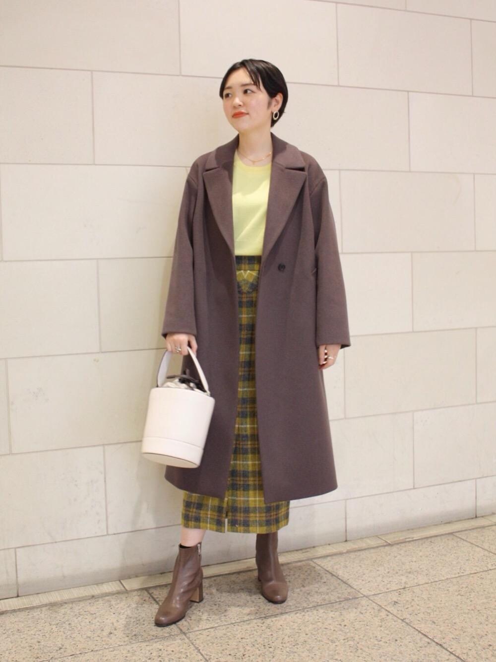 「UNITED ARROWSのUWSC ROUND COMBI バケツ型バッグ（ショルダーバッグ、ホワイト系）」を使った、yokoyamaさん（レディース・162cm）の秋コーディネートの1枚目の写真
