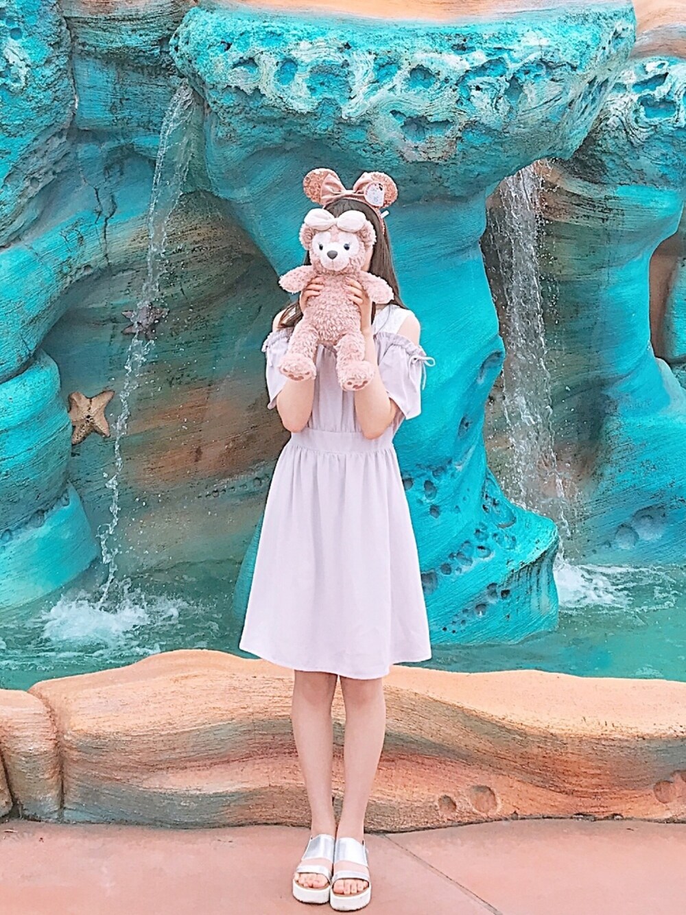 「ワンピース、ピンク、ガーリー、ディズニー、ディズニーコーデ、MAJESTIC LEGON、ootd、大学生、おしゃれさんと繋がりたい、いいね、save、フォローお願いします🤑」｜「MAJESTIC LEGONのレースデコルテ肩あきワンピース（ワンピース、ピンク系）」を使った、Ruriさん（レディース・166cm）の秋コーディネートの1枚目の写真
