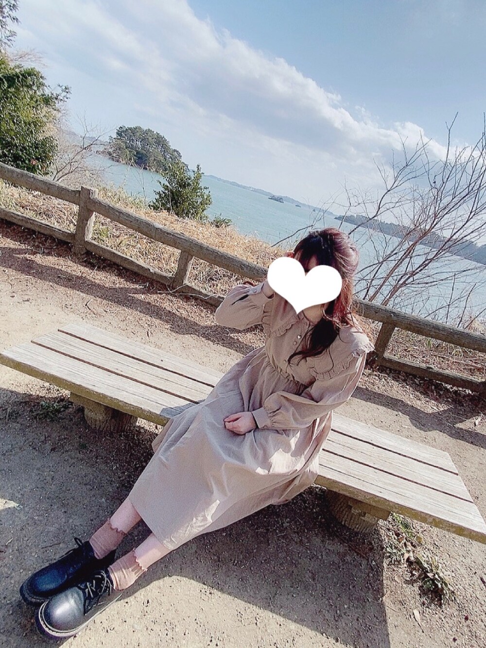 「春コーデ、ワンピースコーデ、おしゃれさんと繋がりたい、大人コーデ、低身長、淡色コーデ、プチプラコーデ、いいね、save、フォローお願いします🤑、いいね返し、フォローミー」｜「apres jourのビッグフリル襟ワンピ【ZOZOTOWN限定アイテム】（ワンピース、ベージュ系）」を使った、yuiさん（レディース・154cm）の春コーディネートの1枚目の写真