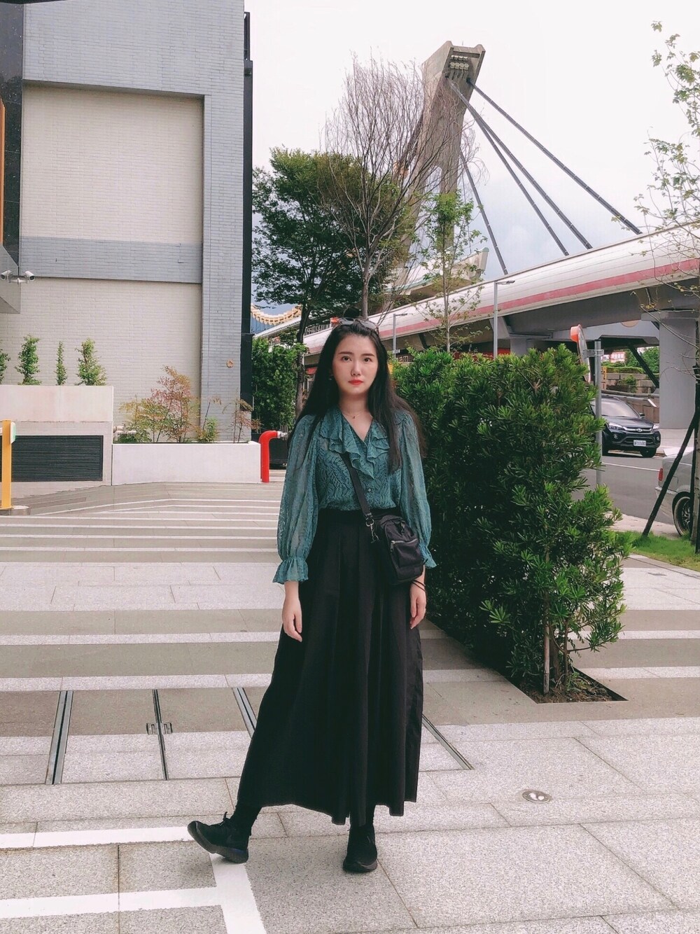 「TAIPEI、Taiwan」｜「Tnewtiesのアイテム（シャツ/ブラウス、グリーン系）」を使った、Zoey 池👾さん（レディース・163cm）の秋コーディネートの1枚目の写真