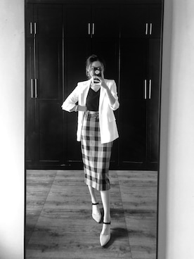 「SAINT LAURENT PARIS（サンローランパリ）のアイテム（ジャケット/アウター）」を使った、renatasさん（レディース・168cm）の秋コーディネート