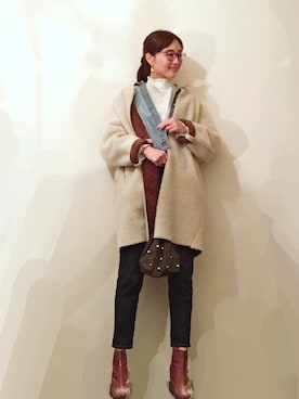 「ブラウス」｜「アイテム（ムートンコート）」を使った、malieさん（レディース・167cm）の冬コーディネート