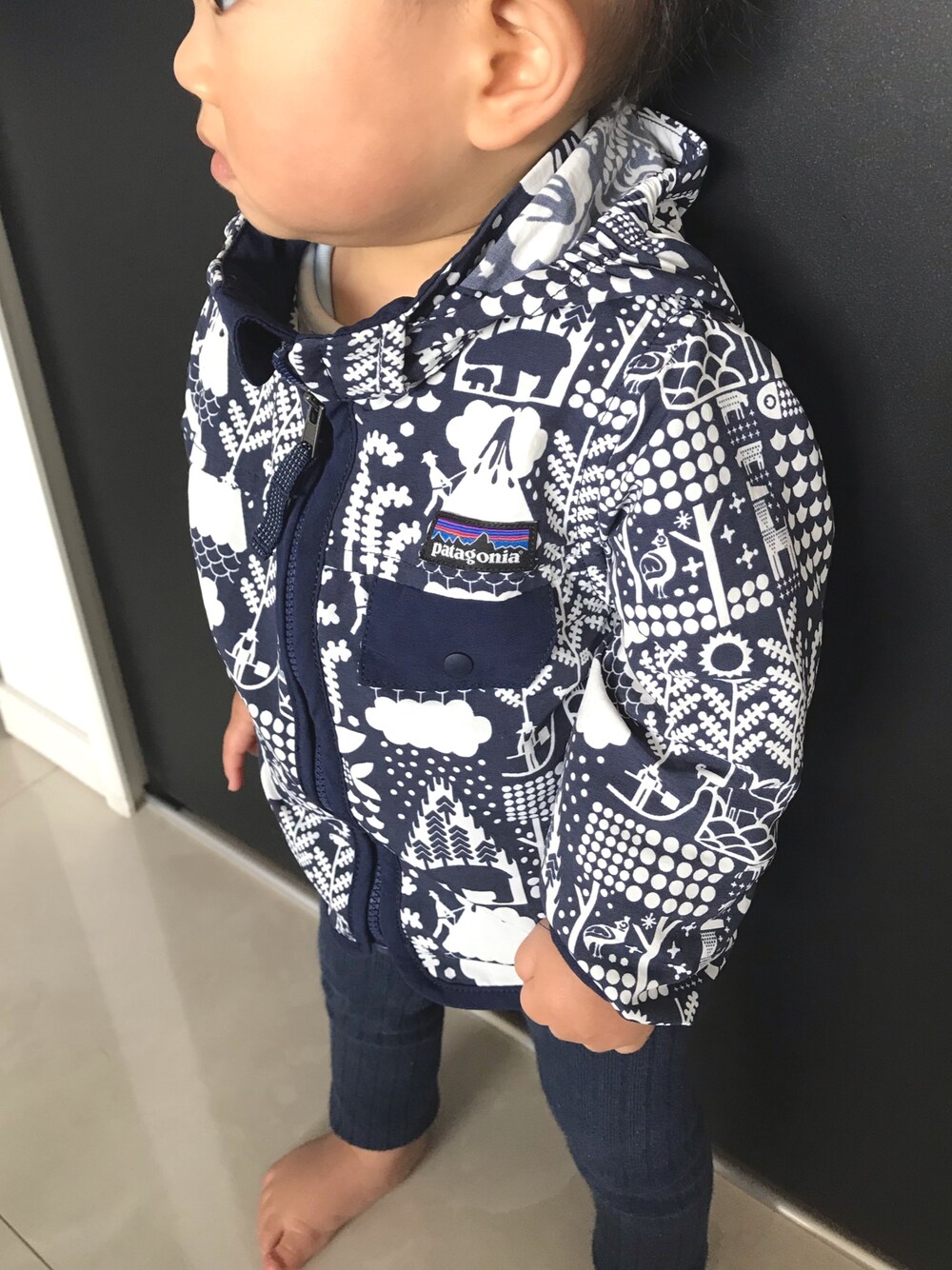 「キッズファッション、1歳3ヶ月、男の子ママ、90cm、プチプラ」｜「patagoniaのアイテム（ジャケット/アウター、ブルー系）」を使った、karenさん（キッズ・80cm）の冬コーディネートの1枚目の写真