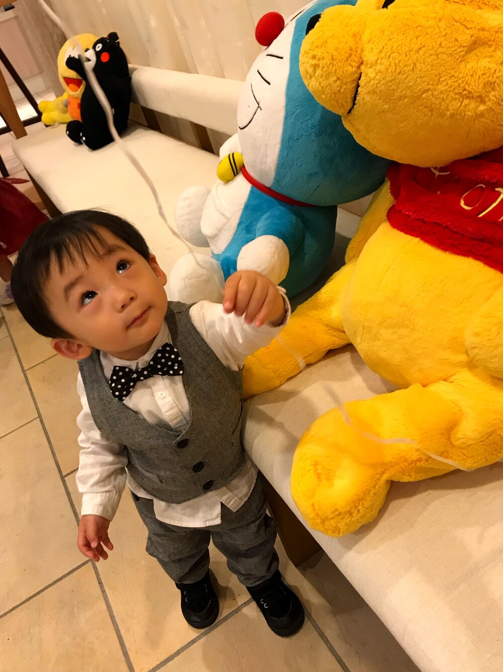 「結婚式コーデ、こどもコーデ、キッズコーデ、1歳、韓国子供服、男の子、男の子コーデ」｜「韓国ファッション #Kのアイテム（その他パンツ、グレー系）」を使った、あやぴーさん（キッズ・70cm）の春コーディネートの1枚目の写真