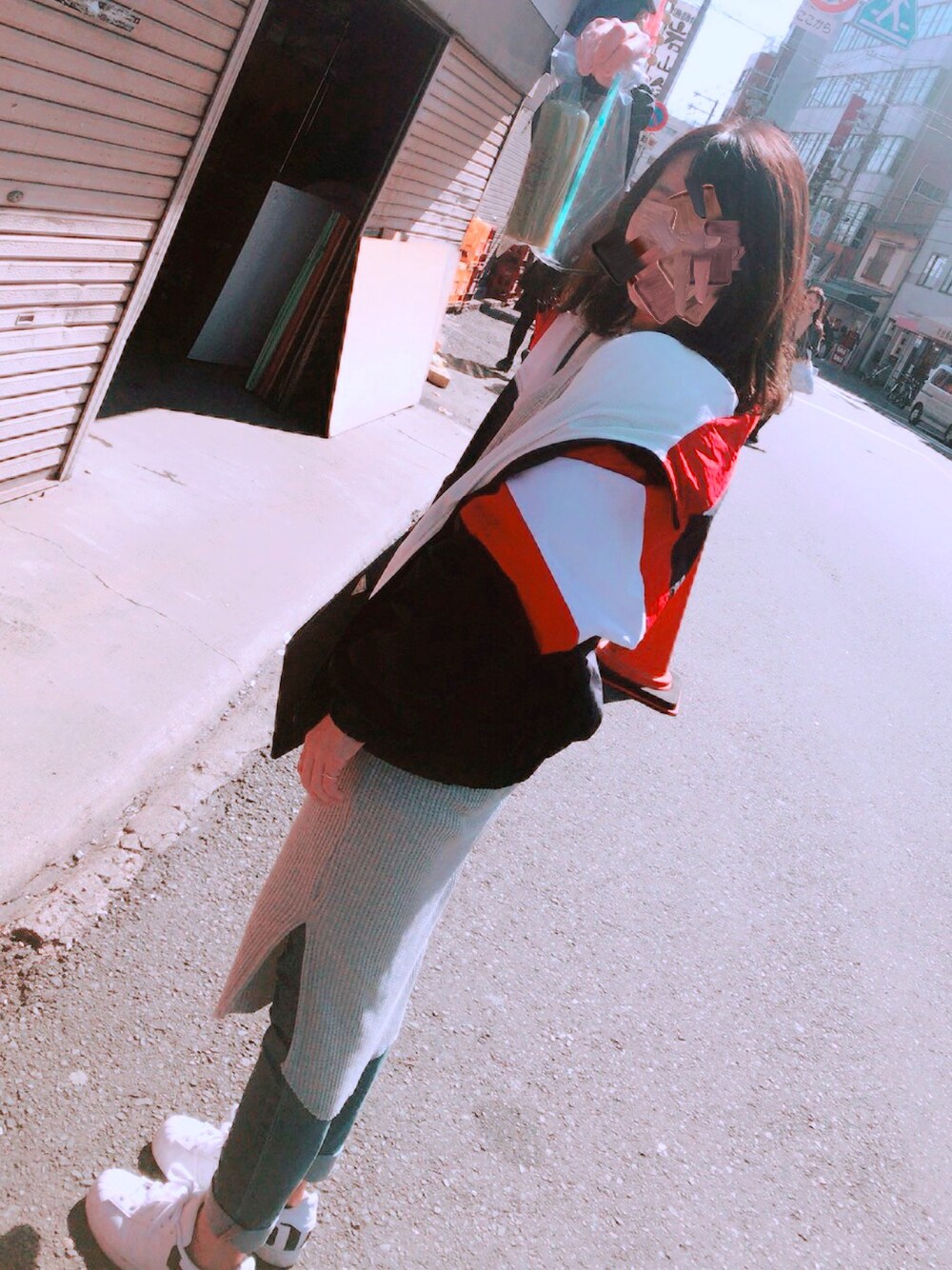 「GUコーデ、superstar、デニムパンツ、GU、adidas、PRADA、シンプル、春コーデ、いいね、save、フォローお願いします🤑、outfit」｜「GUのアイテム（ナイロンジャケット、レッド系）」を使った、ayakaさん（レディース・156cm）の秋コーディネートの1枚目の写真