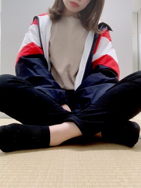 「ベージュ×ブラック」｜「アイテム（ナイロンジャケット）」を使った、ayakaさん（レディース・156cm）の秋コーディネート