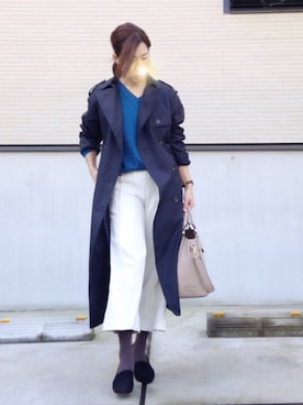 「ネイビー×ホワイト」｜「アイテム（トレンチコート）」を使った、トモリB♭さん（レディース・156cm）の冬コーディネート