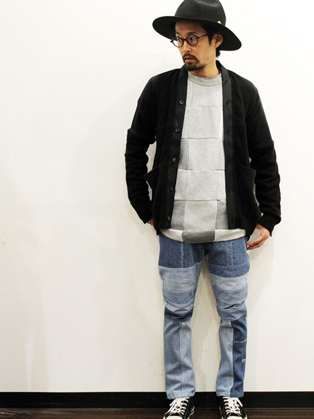 「シンプル、レイヤードスタイル、 大人コーデ、 denim、 カジュアル、 パッチワーク、 きれいめカジュアル、ゆるコーデ、 サーマル、 冬」｜「HURRAY HURRAYのcomposition （Tシャツ/カットソー、グレー系）」を使った、nakajiさん（メンズ・168cm）の冬コーディネートの1枚目の写真