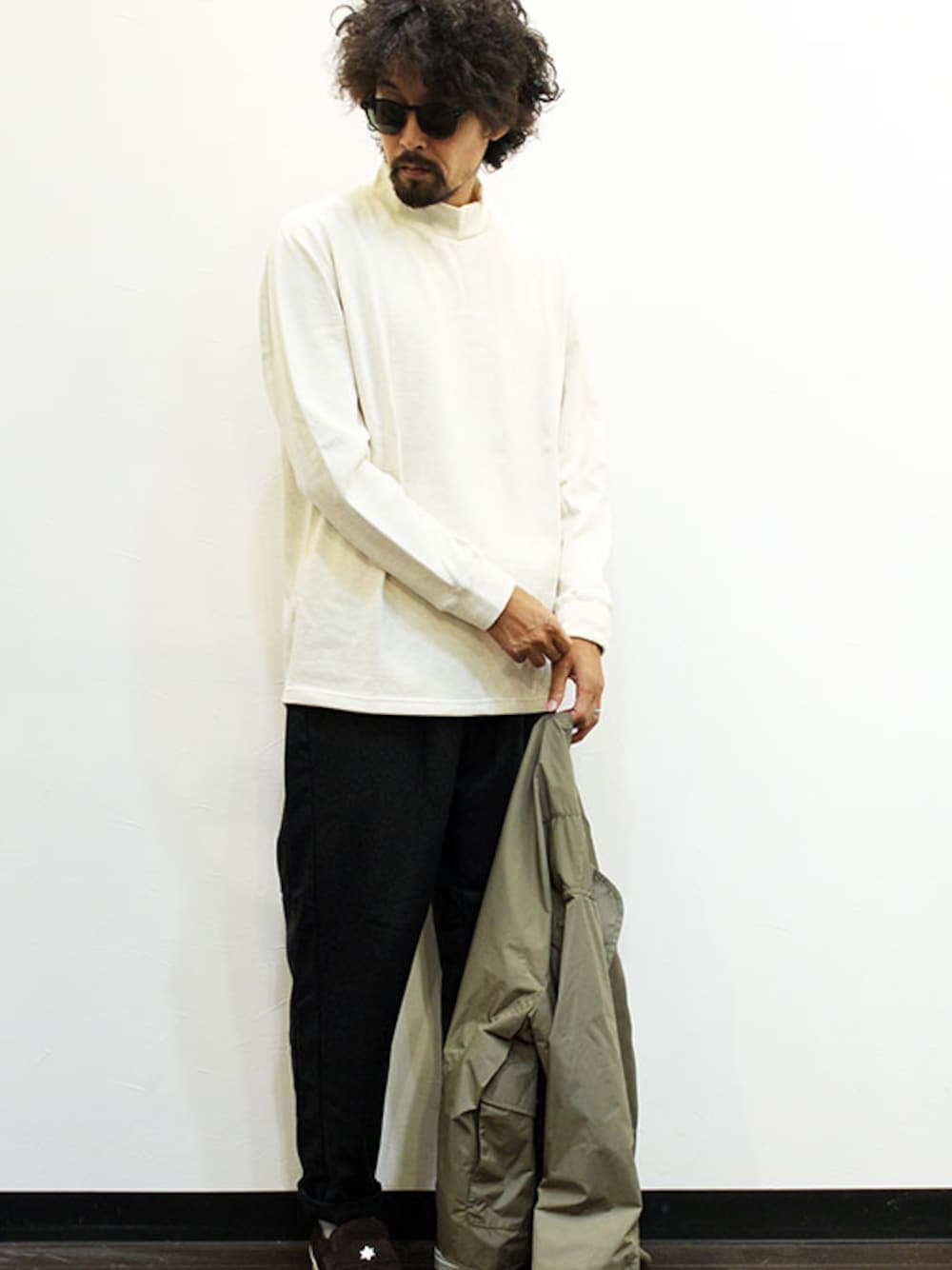 MANUAL ALPHABETのノーカラージャケットを使った人気ファッション