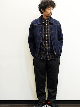 「MANUAL ALPHABET（マニュアル アルファベット）のアイテム（チノパンツ）」を使った、nakajiさん（メンズ・168cm）の秋コーディネート