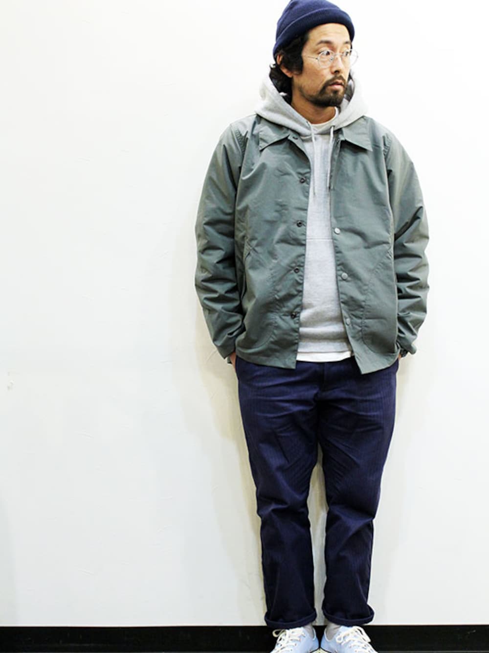 その他のナイロンジャケット、その他のパーカー、その他のニットキャップ/ビーニーを着用したメンズの春コーディネートの1枚目の写真