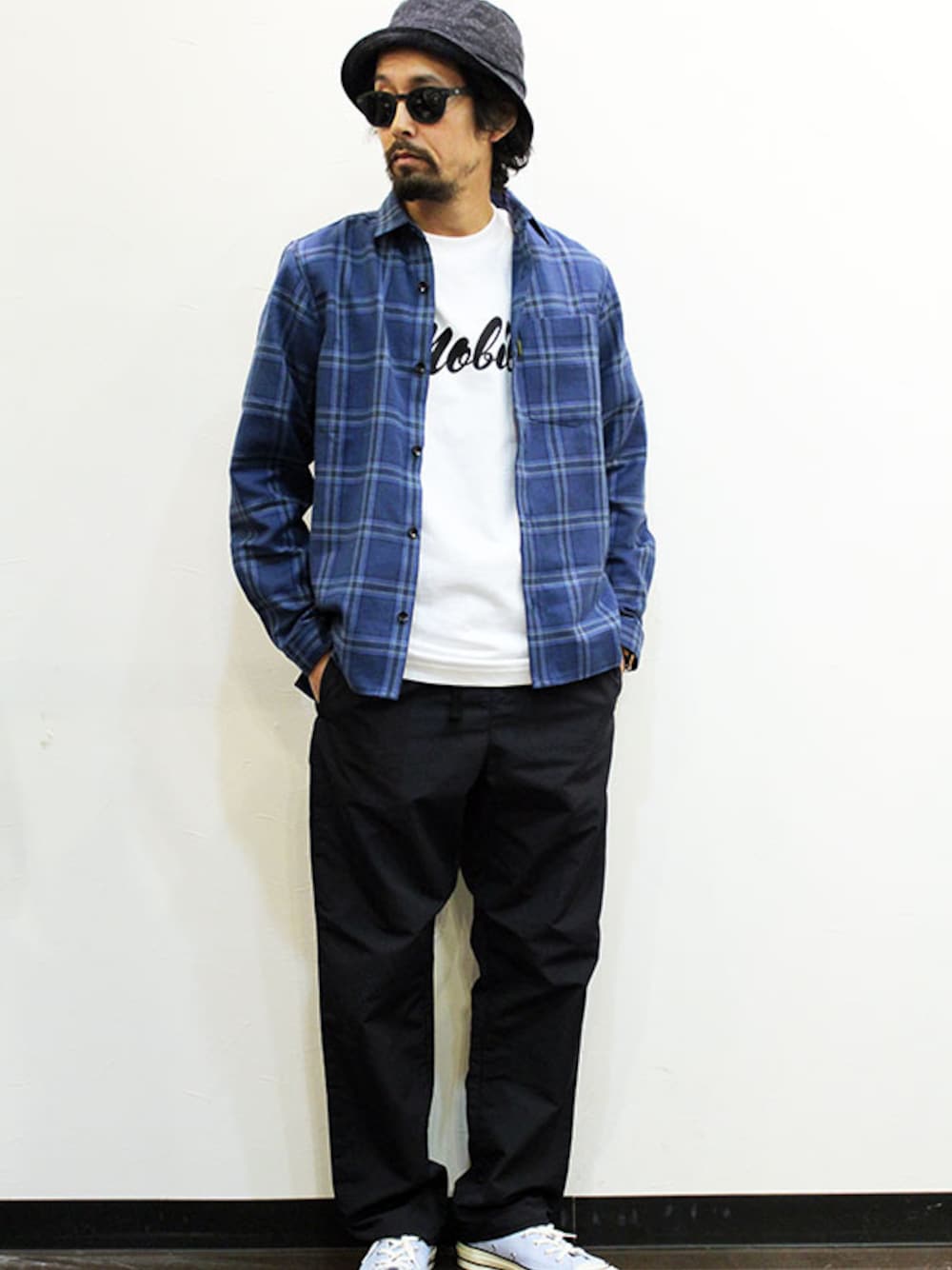 「チェック、カジュアル、アメカジ、ワントーンコーデ、スポーツミックス、ootd、春コーデ、シャツスタイル、夏コーデ、オトナカジュアル」｜「A PERSON (ア パーソン) " BLUE NEL "（シャツ/ブラウス、ブルー系）」を使った、nakajiさん（メンズ・168cm）の春コーディネートの1枚目の写真