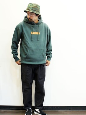 「アイテム（パーカー、グリーン系）」を使った、nakajiさん（メンズ・168cm）の秋コーディネート