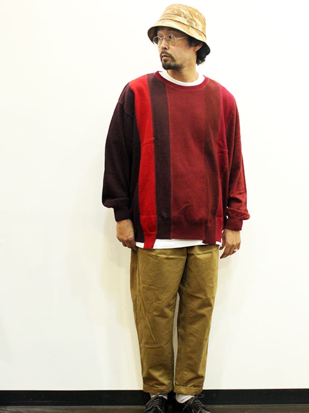 「ニット、カジュアル、秋のコーデ、赤、冬コーデ、リメイク、ootd、アンクルパンツ、ゆるコーデ、オトナカジュアル」｜「inkのink (インク) " LOOSE KNIT "（ニット/セーター、レッド系）」を使った、nakajiさん（メンズ・168cm）の秋コーディネートの1枚目の写真
