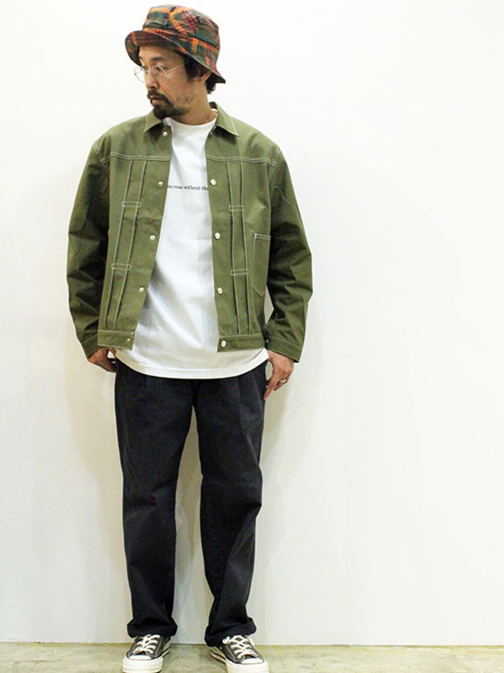 「チェック、ジャケット、カジュアル、シンプル、アメカジ、ストリート、Gジャン、ootd、春コーデ、オトナカジュアル」｜「NECESSARY or UNNECESSARYのNecessary or Unnecessary " STORES "（カバーオール、グリーン系）」を使った、nakajiさん（メンズ・168cm）の冬コーディネートの1枚目の写真