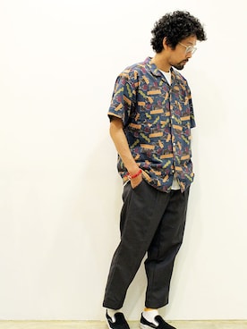 「アイテム（チノパンツ、グレー系）」を使った、nakajiさん（メンズ・168cm）の夏コーディネート