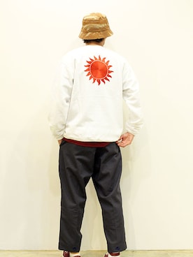 「アイテム（チノパンツ、グレー系）」を使った、nakajiさん（メンズ・168cm）の秋コーディネート