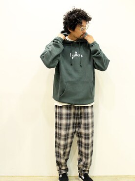 「MANUAL ALPHABET（マニュアル アルファベット）のアイテム（スラックス）」を使った、nakajiさん（メンズ・168cm）の秋コーディネート