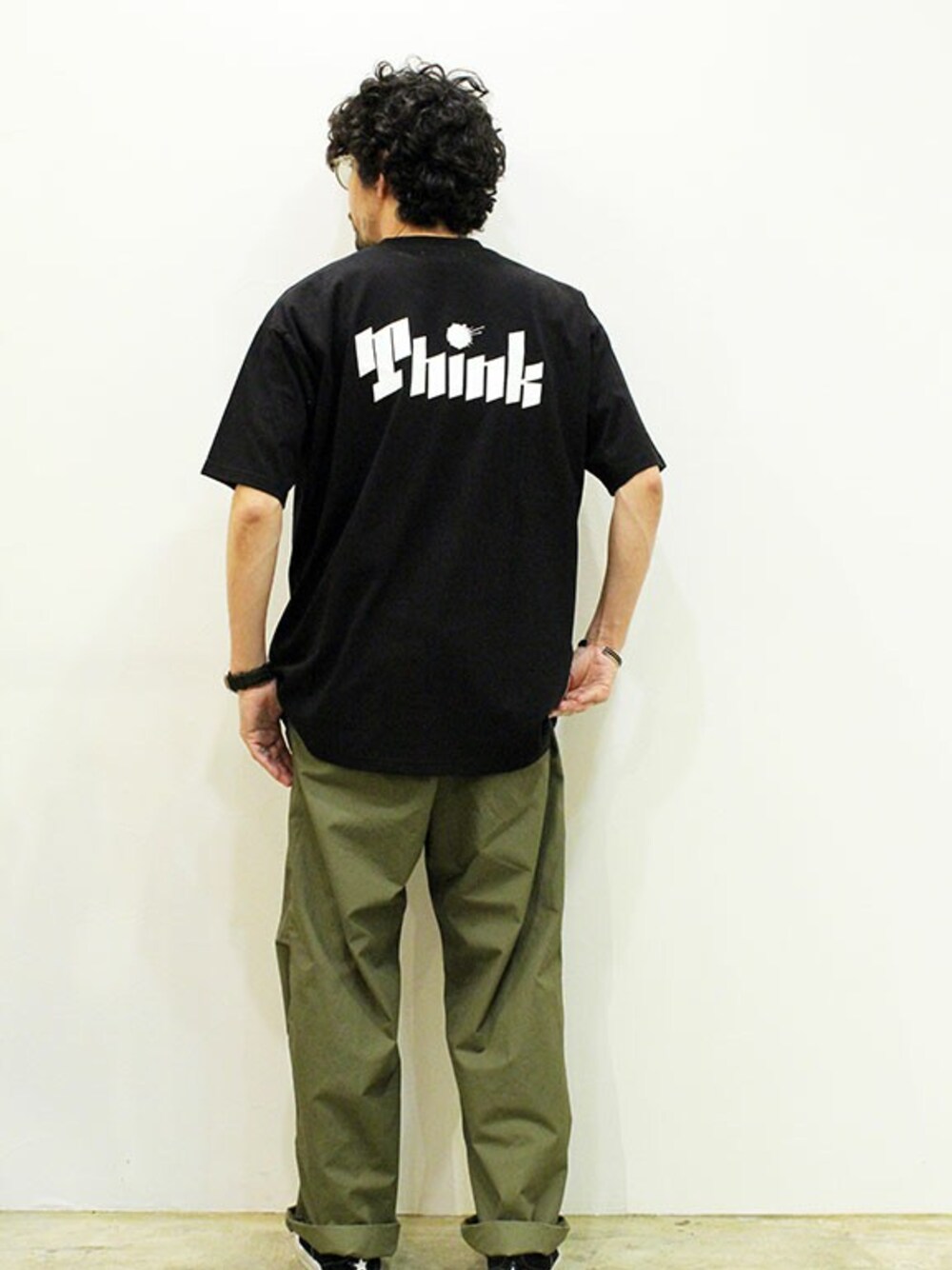 「ブラック、アメカジ、Tシャツ、ストリート、大人カジュアル、ootd、春コーデ、夏コーデ、バックプリント、90'sスタイル」｜「inkのink (インク) " TH ink " Exclusive（Tシャツ/カットソー、ブラック系）」を使った、nakajiさん（メンズ・168cm）の夏コーディネートの1枚目の写真