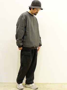 「アイテム（カーゴパンツ、グレー系）」を使った、nakajiさん（メンズ・168cm）の冬コーディネート