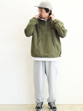 「スウエットパンツ」｜「アイテム（マウンテンパーカー）」を使った、nakajiさん（メンズ・168cm）の春コーディネート