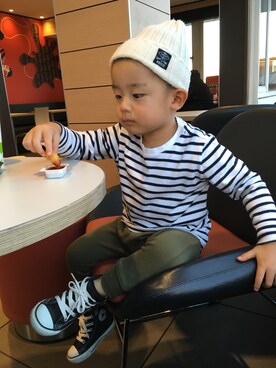 「abcd（ナシ）のアイテム（帽子）」を使った、tyler♡さん（キッズ・100cm）の秋コーディネート