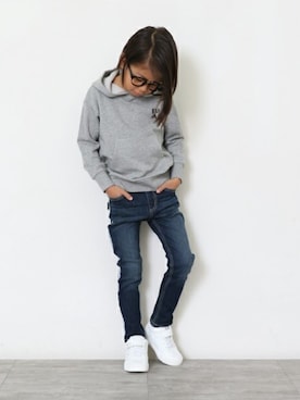 「アイテム（デニムパンツ）」を使った、BRANSHESさん（キッズ・120cm）の冬コーディネート