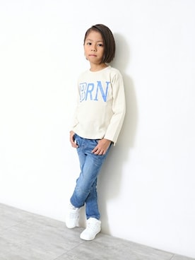 「アイテム（トップス、ベージュ系）」を使った、BRANSHESさん（キッズ・112cm）の冬コーディネート