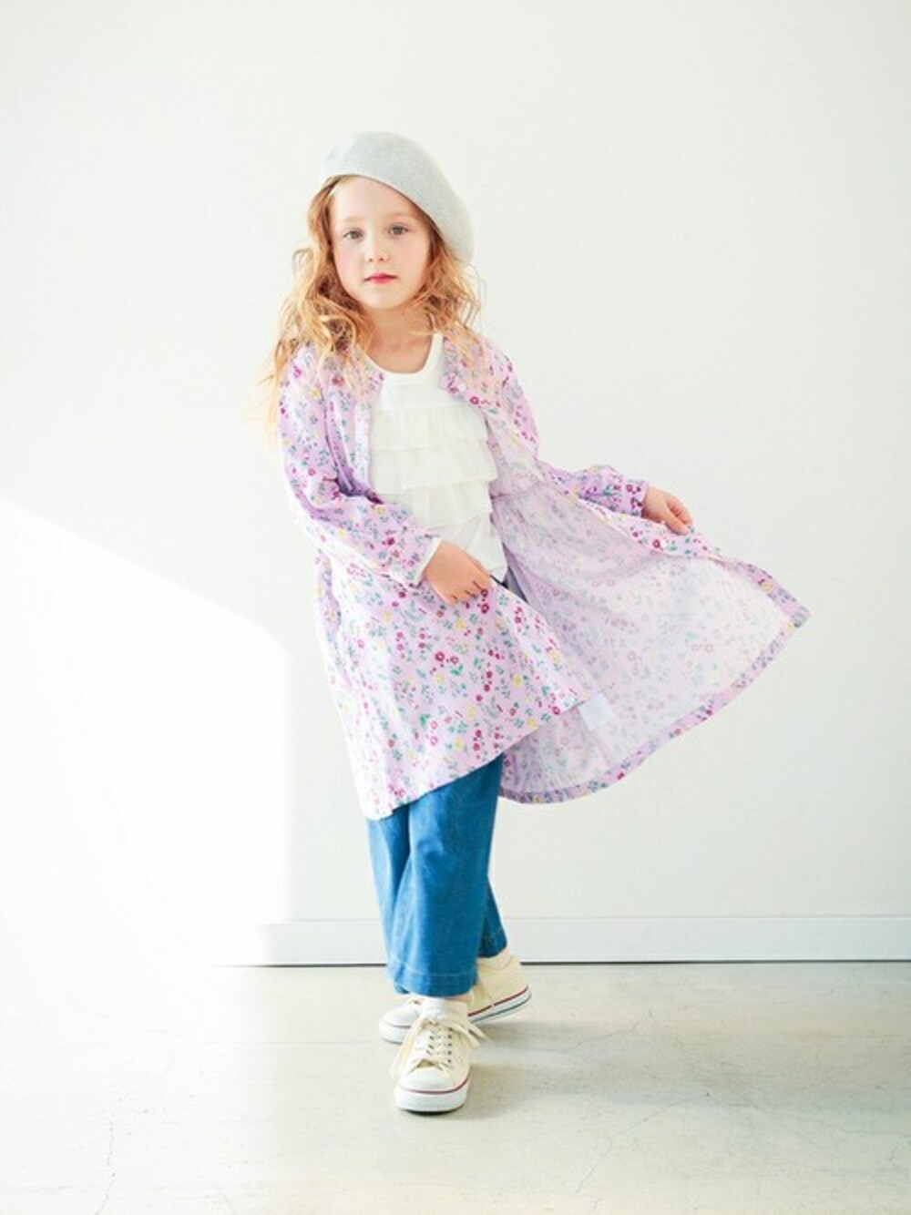 「ベレー帽、kids、プチプラ、キッズコーデ、春コーデ、花柄ワンピース、女の子、ブランシェス、Branshes、おんなのこ」｜「BRANSHESのサーモベレー帽（ハンチング/ベレー帽、ホワイト系）」を使った、BRANSHESさん（キッズ・110cm）の冬コーディネートの1枚目の写真
