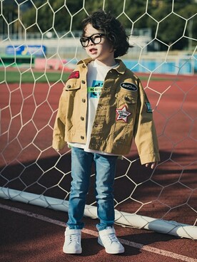 「アイテム（ミリタリージャケット、イエロー系）」を使った、BRANSHESさん（キッズ・107cm）の冬コーディネート